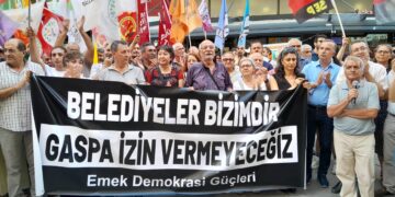 Hakkari’de protestolar devam ediyor: ‘Kayyım, AKP şiddetinin vesikasıdır’