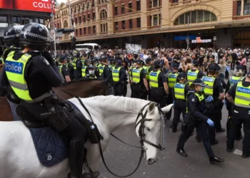 Melbourne’de binler Gazze için toplandı: Eylemcilere polis saldırısı