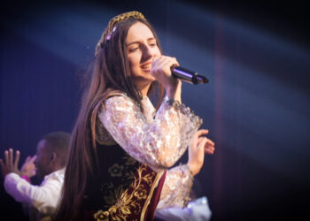 IFLC şarkı yarışmasının kazananı Arnavut Bletisa oldu: Finalde yarışanlar, Fransa ve ABD’de de sahnelenecek