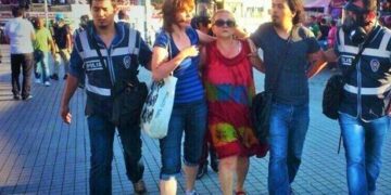 Polisin çıplak aramasına ilk kez hapis cezası istendi: AKP’li Özlem Zengin ‘yok’ demişti