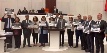 Meclis’te kayyım protestosu başladı