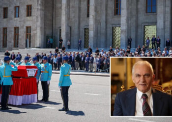 Yaşar Yakış için Meclis’te cenaze töreni düzenlendi