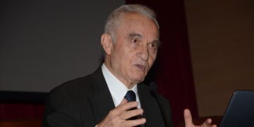 Gülen’den  eski Dışişleri Bakanı Yaşar Yakış için taziye: Hakperestlikten ayrılmadı, şükranla yad ediyoruz