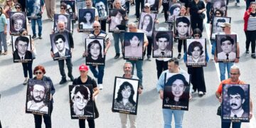 Madımak Katliamı’nda katledilen 33 aydın anıldı:CHP Lideri Özel ve DEM eş Genel Başkanı Bakırhan da yürüdü