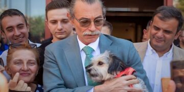 Belediye Başkanı Beşikçioğlu: Köpekler, belediye binalarında bekçi olarak görev yapacak