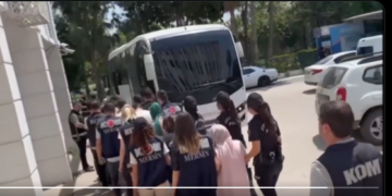 Erdoğan rejiminin nefret operasyonu: Koçbaşı ile kapı kırıp, kadınları gözaltına aldılar