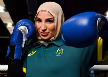 Avustralyalı boksörden  Fransız olimpiyat sporcularına uygulanan başörtüsü yasağına tepki