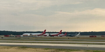 O fotoğrafı çeken pilot: 5 uçak Washington Dulles W apronunda