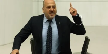 Ahmet Şık’tan AKP’lilere: Bu ülkenin en büyük teröristleri sizlersiniz!
