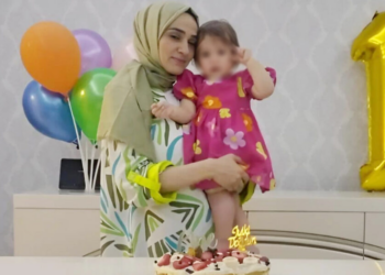 KHK’lı öğretmen Emine Güçlüler, bebeği ile birlikte cezaevine girdi