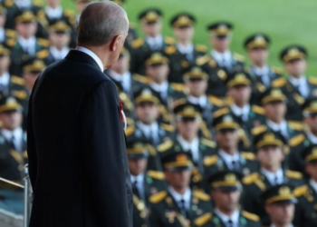 Kara Harp Okulu mezuniyetinde teğmenler, Erdoğan’ın yüzüne: Mustafa Kemal’in askerleriyiz!