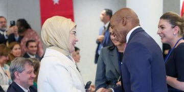 AKP hükümetinden rüşvet almakla suçlanıyor: New York Belediye Başkanı hakkındaki iddianame açıklandı