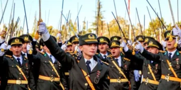 Kılıçlı yeminnde yeni gelişme: O teğmenlerin komutanı TSK’dan istifa etti