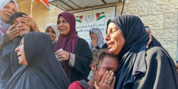 İsrail’den yine katliam: Hastane bahçesindeki çadırları bombalayarak, çok sayıda kişiyi öldürdü