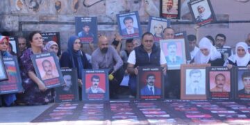 Kayıp yakınları dört kentten seslendi: ‘İki elimiz yakanızda’