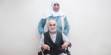 Tekerlekli sandalyeye bağlı 84 yaşındaki mahpus böyle sevk edildi: ‘Dikkat, kaçabilir’