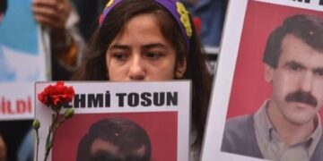 Cumartesi Anneleri, 1021’inci haftada bir kez daha sordu: Fehmi Tosun’a ne yaptınız?