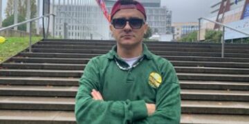 Erdoğan rejimi gözaltında işkence gördü: İki gözünü de kaybeden üniversite öğrencisi Uysal’ın hikayesini Sevinç Özarslan yazdı