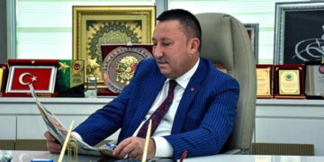 AKP’li eski Başkan’a, rüşvetten 3 yıl 9 ay hapis cezası: Her sabah Erdoğan’ın fotoğrafına bakarak mesaiye başlıyordu