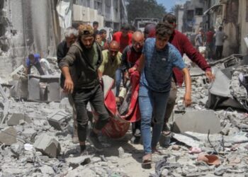 İsrail, Filistinlilerin sığındığı BM okulunu vurdu; 22 kişi hayatını kaybetti, onlarca insan yaralı