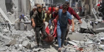 İsrail, Filistinlilerin sığındığı BM okulunu vurdu; 22 kişi hayatını kaybetti, onlarca insan yaralı