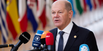 Almanya’da üç partili koalisyon hükümeti çöktü