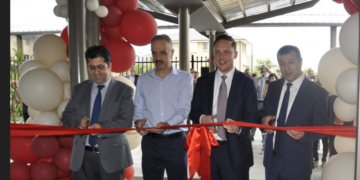 Amity Koleji’nin açılışını yapan Milletvekili Hagarty: Gülen’in vefatı çok üzücü ama misyonunun devam edeceği yer burası