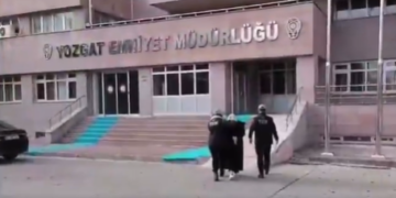 Yaşlı kadın ve kızların gözaltına ülke sağır: Torba operasyonlar hiçbir gazetede manşet olmadı