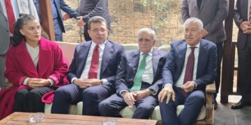 Ekrem İmamoğlu’ndan yerine kayyım atanan Ahmet Türk’e destek ziyareti