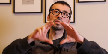 Geçen günlerde vefat eden 17 Aralık polisi Hüseyin Korkmaz’ın son röportajı: “Ülkem adına çok üzgünüm”