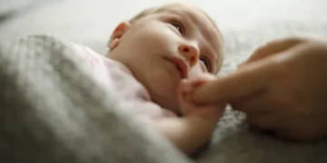 Queensland’de bağış için bebeğini zehirleyen fenomen anne gözaltına alındı