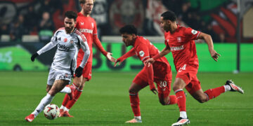 Beşiktaş elendi, Galatasaray ve Fenerbahçe play-off oynayacak