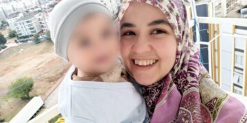 İlahiyat Fakültesini birincilikle tamamladı: Büşra öğretmen 9 aylık bebeğiyle tutuklandı