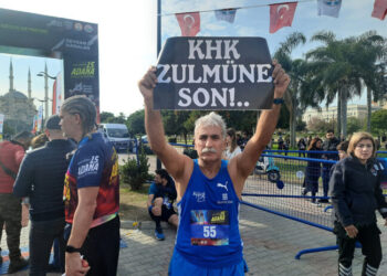 Adana Maratonu’nda ‘KHK Zulmüne Son’ pankartı!