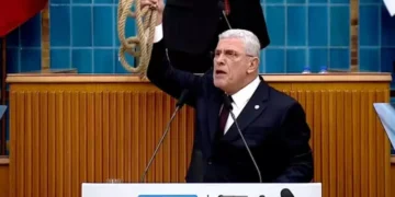 Ülkücüler birbirine düştü: Ülkü Ocakları Başkanı, Müsavat Dervişoğlu’na ‘Kuduz köpek’ dedi