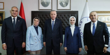 Kartalkaya’daki otel faciasından sonra, Bakan Ersoy ve AKP’li Cumhurbaşkanı Erdoğan’la yan yana