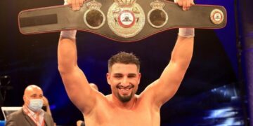  Almanya’yı temsilen katıldı: Kürt boksör Agit Kabayel ağır sıklet dünya şampiyonu oldu