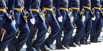 İzmir’de askeri öğrencilere nefret operasyonu: 13 gözaltı