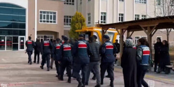 AKP Bakanı Yerlikaya’dan nefret operasyonlarını överek: “Kıskaç 38 operasyonunda 45 kişi gözaltına alındı, 24’ü tutuklandı”