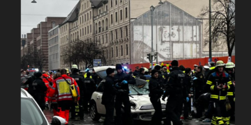 Münih’te bir araç kalabalığın arasına daldı; çok sayıda yaralı var