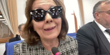 İstifa etti: Gelecek Partisi’nde iktidarı yerden yere vuran Serap Yazıcı,  AKP MKYK’sında