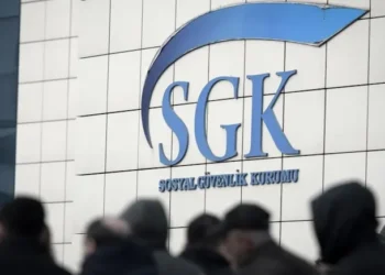 100 bin kişinin emekli maaşı kesilecek: SGK evlere tebligat gönderdi