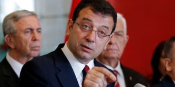 Gözaltına alınan Ekrem İmamoğlu’nun ailesi: ‘Bir teröristi gözaltına alır gibi aldılar’