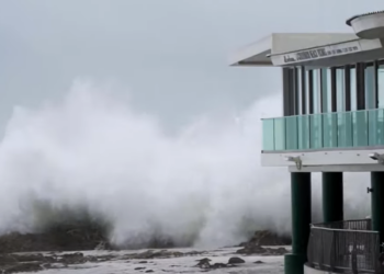 Quuensland’a yaklaşan  “Alfred” tropikal siklonu Avustralya’nın doğu kıyılarını tehdit ediyor