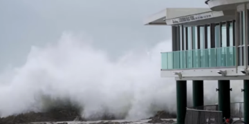 Quuensland’a yaklaşan  “Alfred” tropikal siklonu Avustralya’nın doğu kıyılarını tehdit ediyor