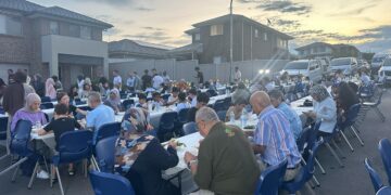 Sydney’de ‘Komşularla iftar sofrası’ndan anlamlı mesajlar: “Hocaefendi’nin tavsiyeleriyle ‘yabancılarla iftar’ geleneğini sonraki nesillere taşıyacağız”