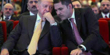 AKP’li Bakan Murat Kurum’dan Erdoğan’ın yeğenine 59 ay taksitle ihale
