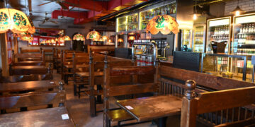 Zincir marketlerde kasalar bomboş, AVM’ler sessiz kaldı