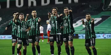 Kocaelispor, 16 yıl sonra Süper Lig’e yükselmeyi garantiledi