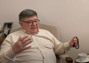 Ahlaki dönekliğin kötü şey olduğunu söyleyen Yazar Şahin Alpay: Felsefi dönekliğimle gurur duyuyorum